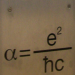 Feinstrukturkonstante alpha - Gedenktafel für Arnold Sommerfeld an der LMU München