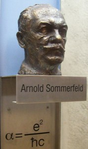 Feinstrukturkonstante alpha - Büste und Gedenktafel für Arnold Sommerfeld an der LMU München