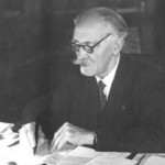 Der Physiker Paul Langevin in seinem Büro an der Ecole municipale de Physique et de Chimie Industrielles